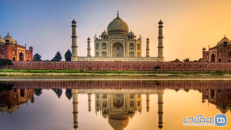 Mosque Taj Mahal in India