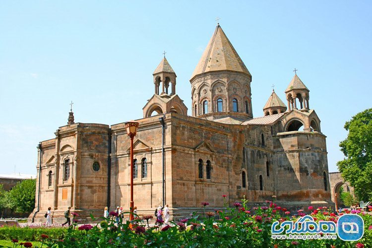 کلیسای اچمیادزین در ارمنستان
