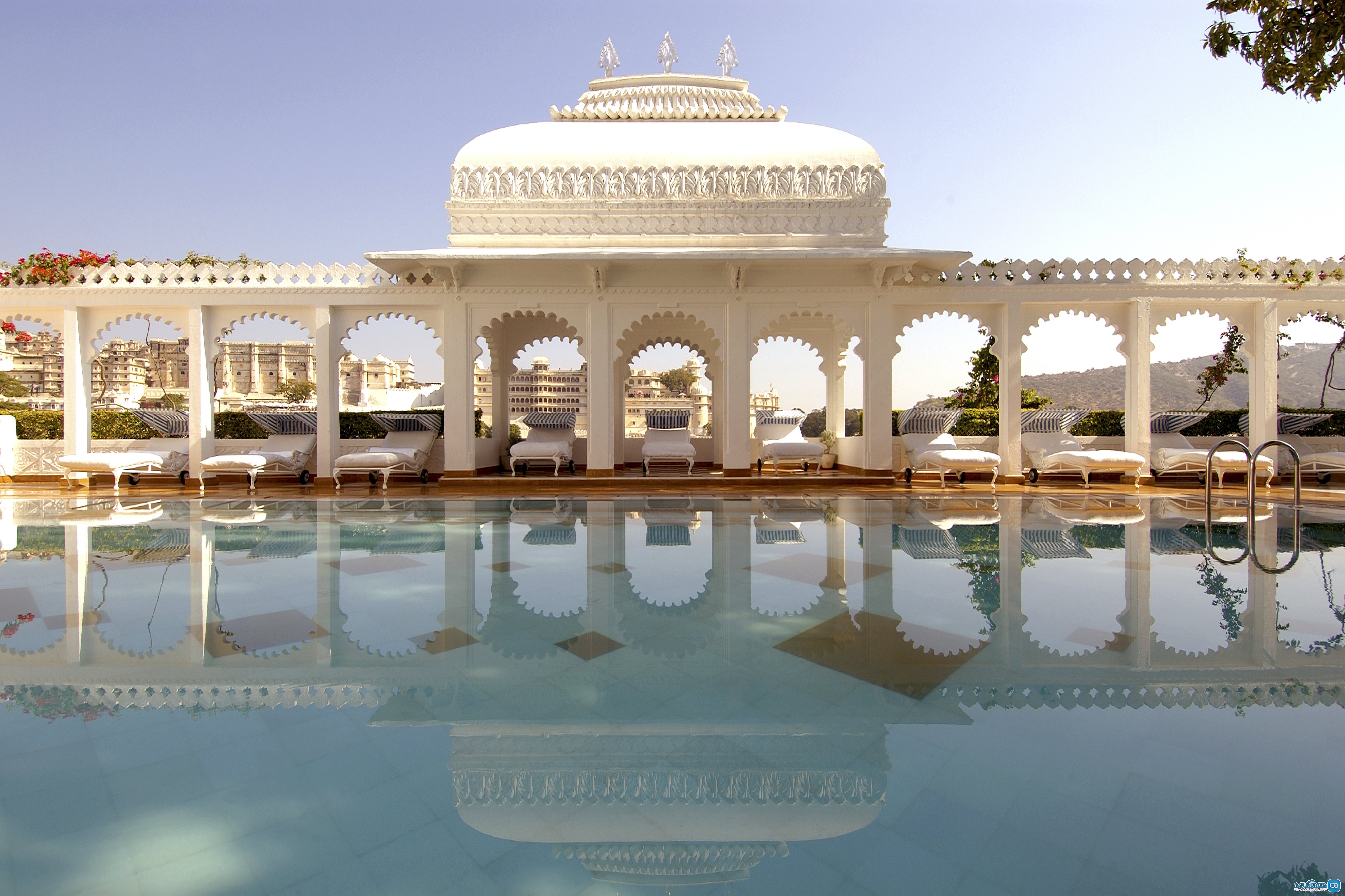 هتل کاخ دریاچه (Taj Lake Palace)