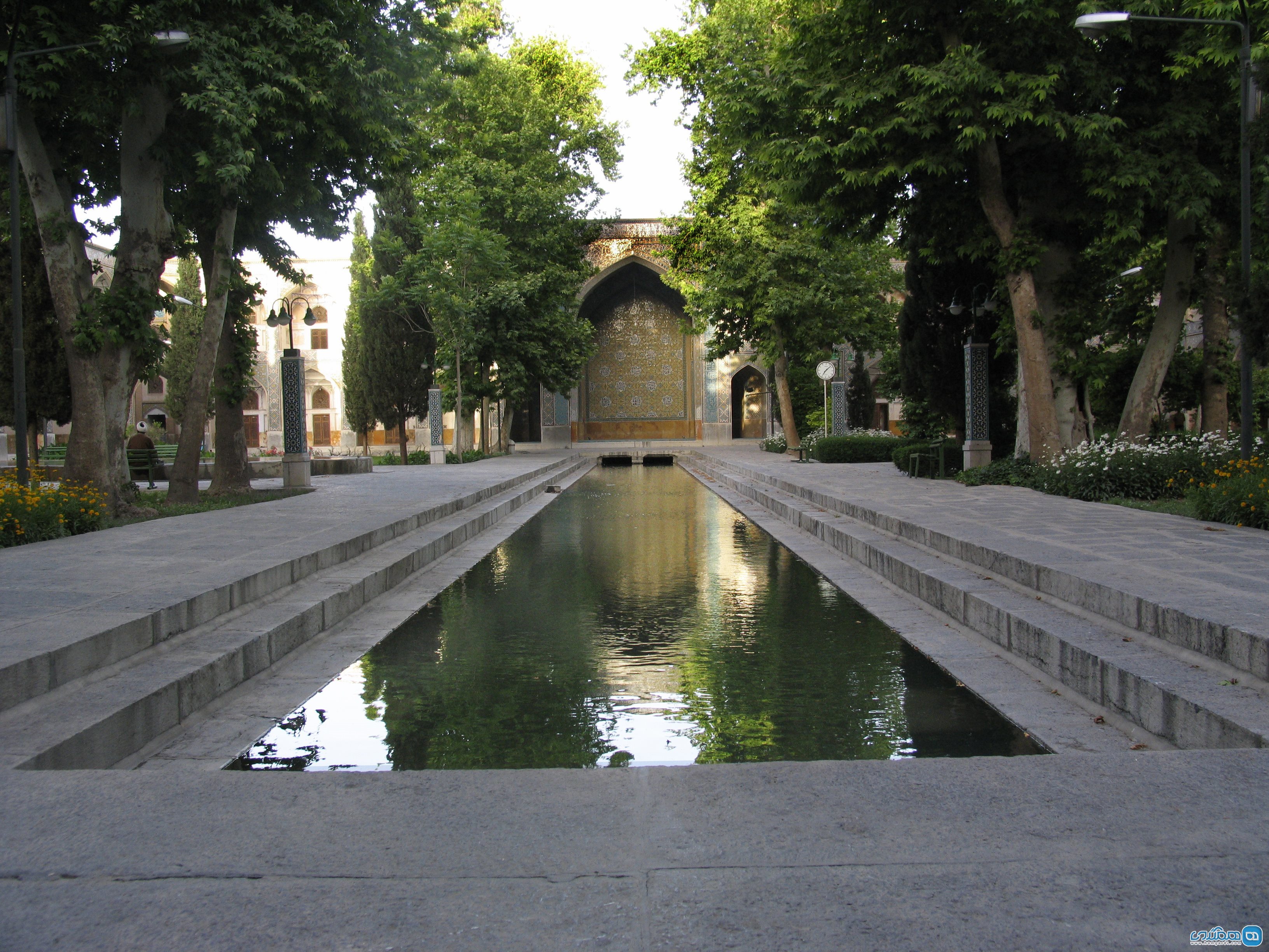  مدرسه چهارباغ اصفهان