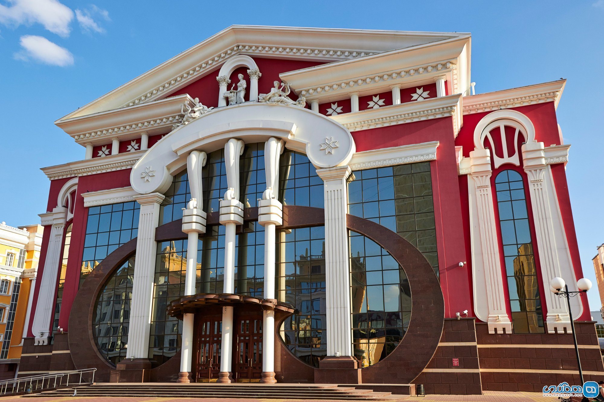 سالن موسیقی و تئاتر دولتی یاشف Yaushev State Music Theater