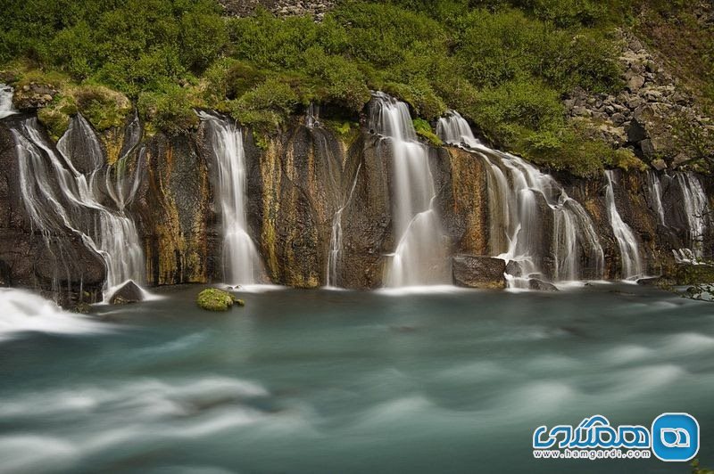 آبشار hraunfossar 