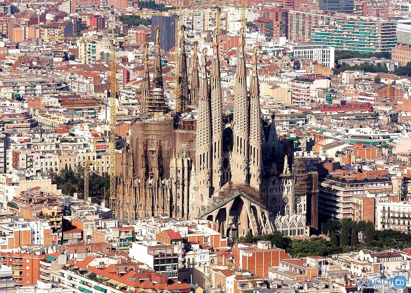کلیسای ساگرادا فامیلیا Basilica de la Sagrada Familia