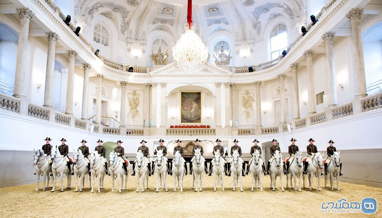 مدرسه سوارکاری اسپانیایی Spanish Riding School در وین Vienna