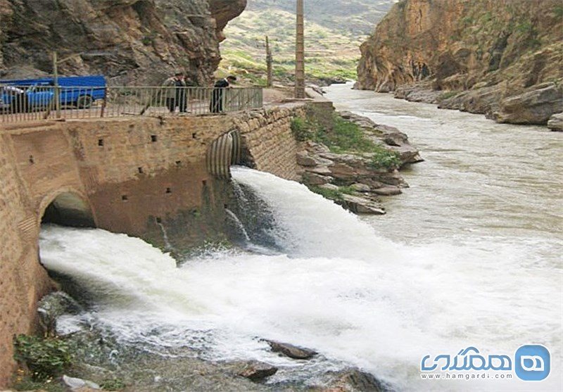 چشمه آب معدنی بل