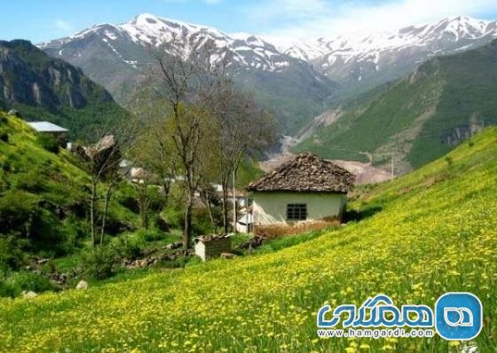 راهنمای مسیر منتهی به آبشار هریجان