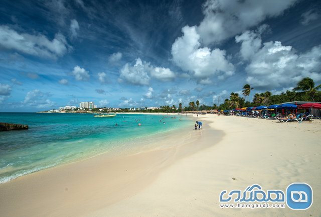 ساحل Seven Mile در Grand Cayman