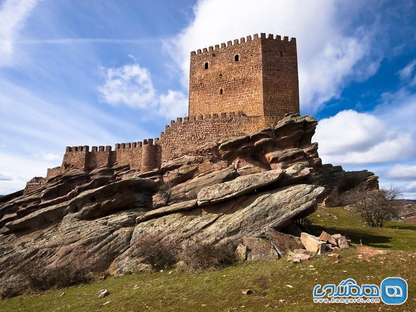 برج شادی Tower of Joy : قلعه زافرا یا کاستیلو دو زافرا Castillo de Zafra در اسپانیا