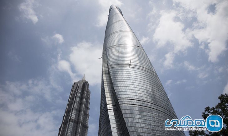 کوه نوردان روسی از برج شانگهای Shanghai Tower بالا رفته اند