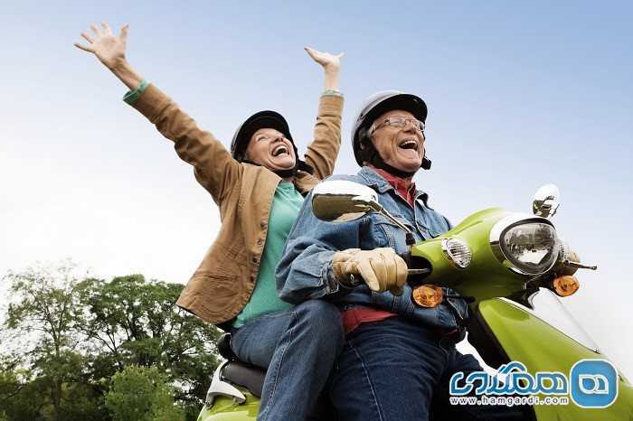 نکته سوم در سفر با والدین مسن : خود را بیمه مسافرتی کنید.