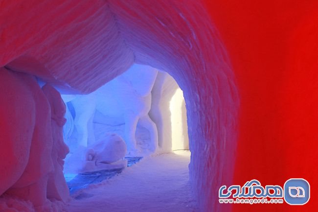 شب را در یک هتل یخی در کبک Quebec بگذرانید