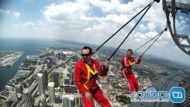 به بالای برج سی ان CN Tower در تورنتو Toronto بروید