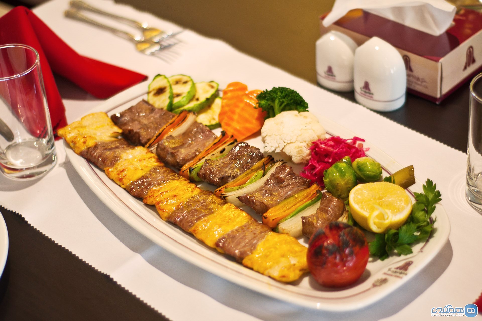 در رستوران ایرانی پارسه چی بخوریم