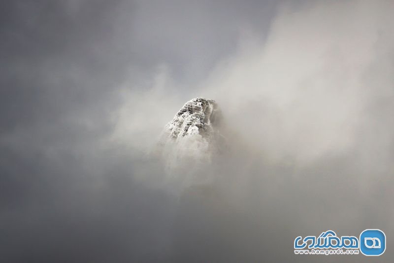 عکس منتخب نشنال جئوگرافیک | قله مه گرفته 