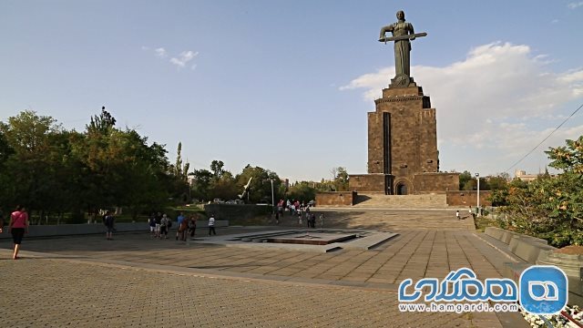 مجسمه مادر کشور ارمنستان