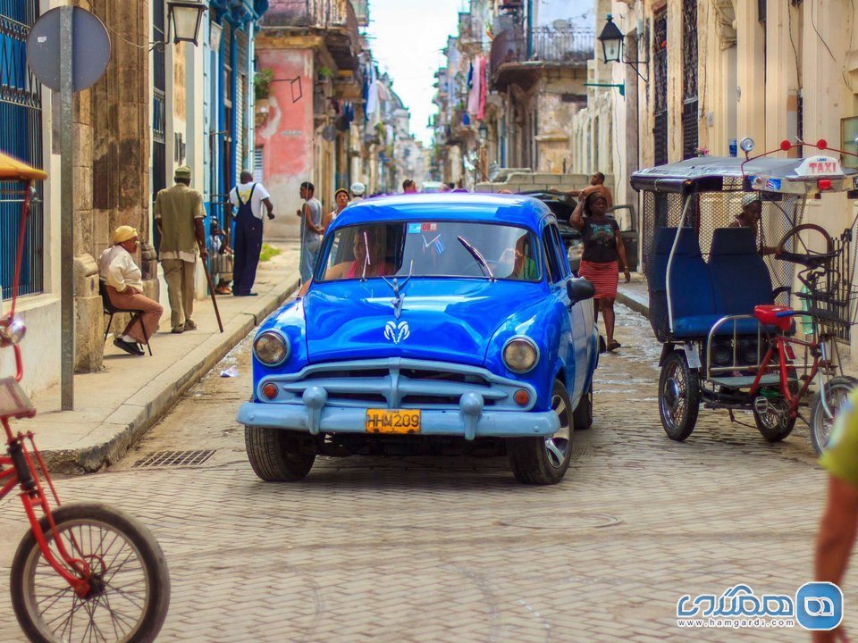 در هاوانا، پایتخت کوبا، یک خودروی کلاسیک سوار شوید