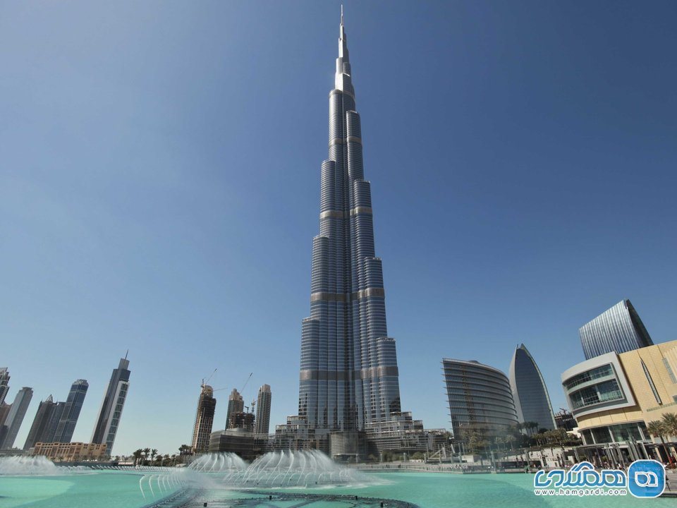 در امارات، از سکوی مشاهده برج خلیفه، بلند ترین بنای جهان، چشم انداز ها را تماشا کنید