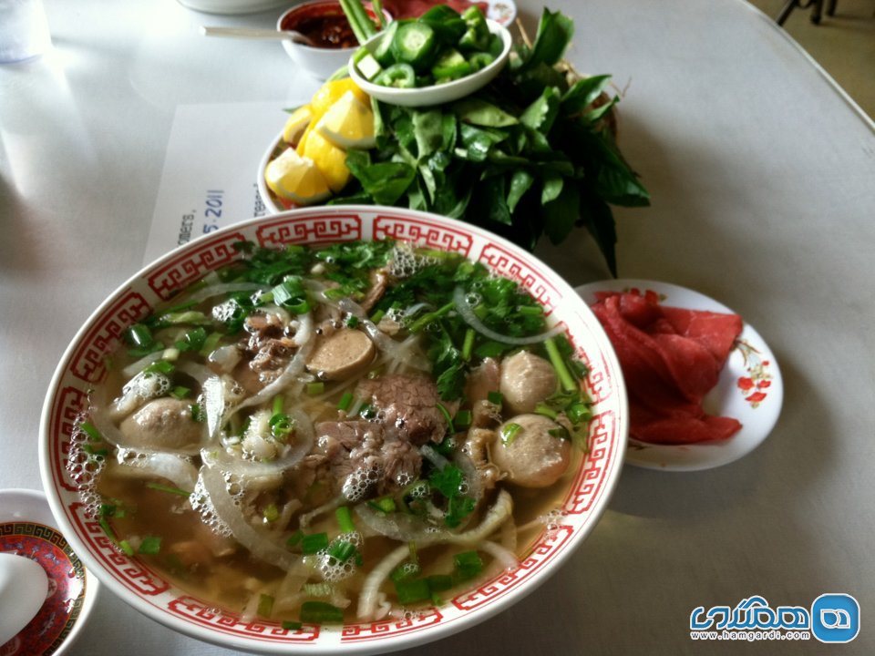 در ویتنام، غذای سنتی هانوئی را بچشید