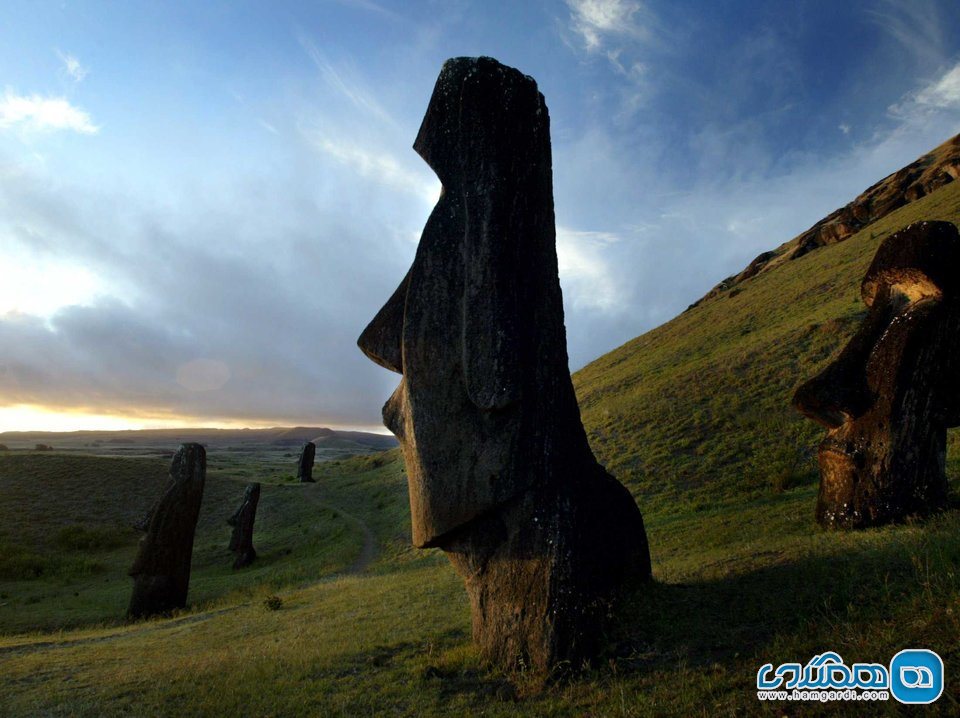 در جزیره ایستر، مجسمه های اسرار آمیز موآئی را تماشا کنید