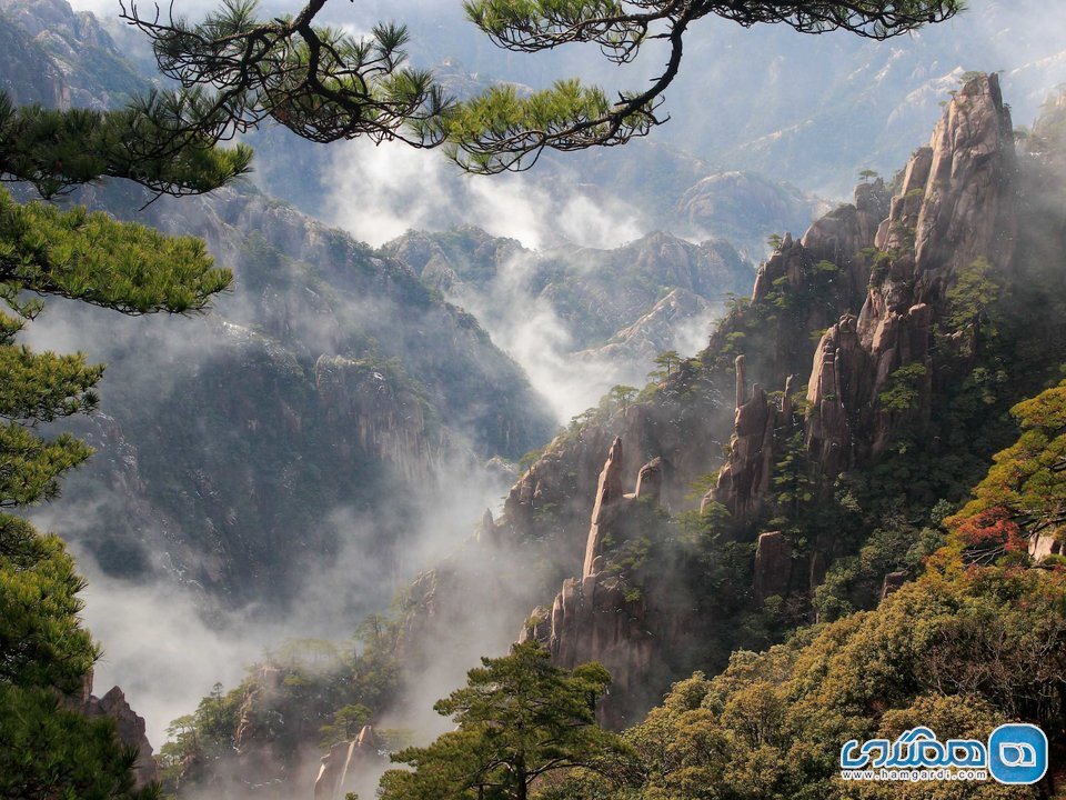 در چین، به میان مناظر رویایی کوه هوآنگشان قدم بگذارید