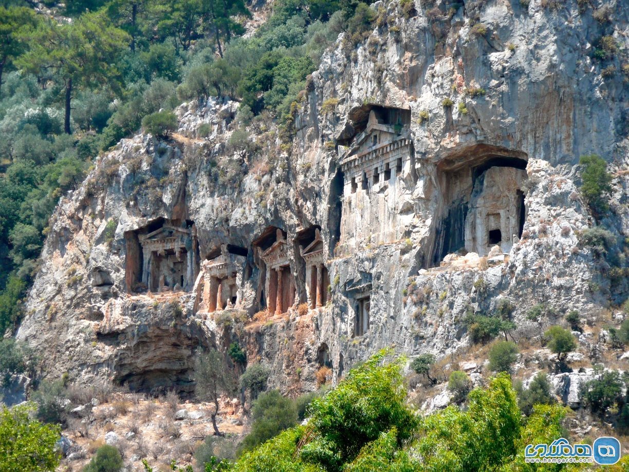 مقبره صخره ای ساریان