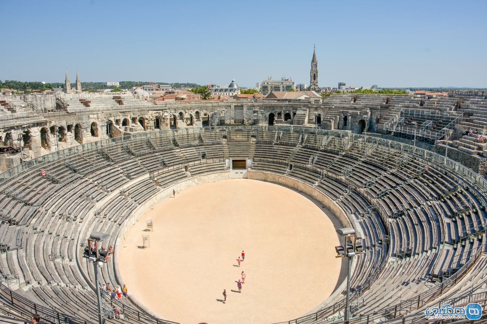 نیم Nimes