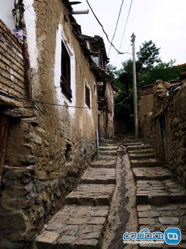 آثار تاریخی موجود در روستای اشتبین