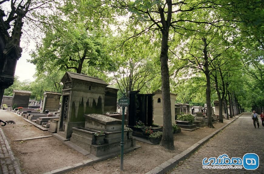 جاذبه های تاریخی پاریس | قبرستان پرلاشز Pere Lachaise