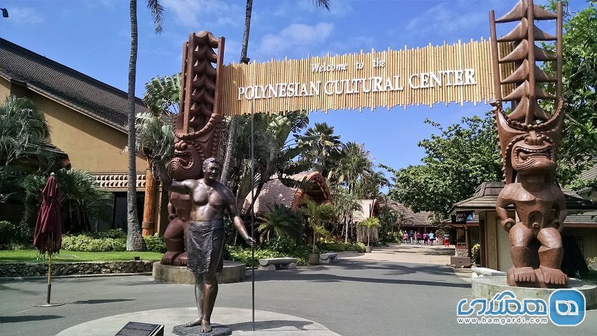 Культурный центр гонолулу 7. Полинезийский культурный центр. Гавайи статуи. Гавайи центр. Гавайи достопримечательности.