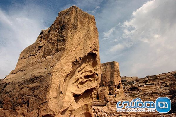 دست کندهای تاریخی کوه های سیراف بوشهر