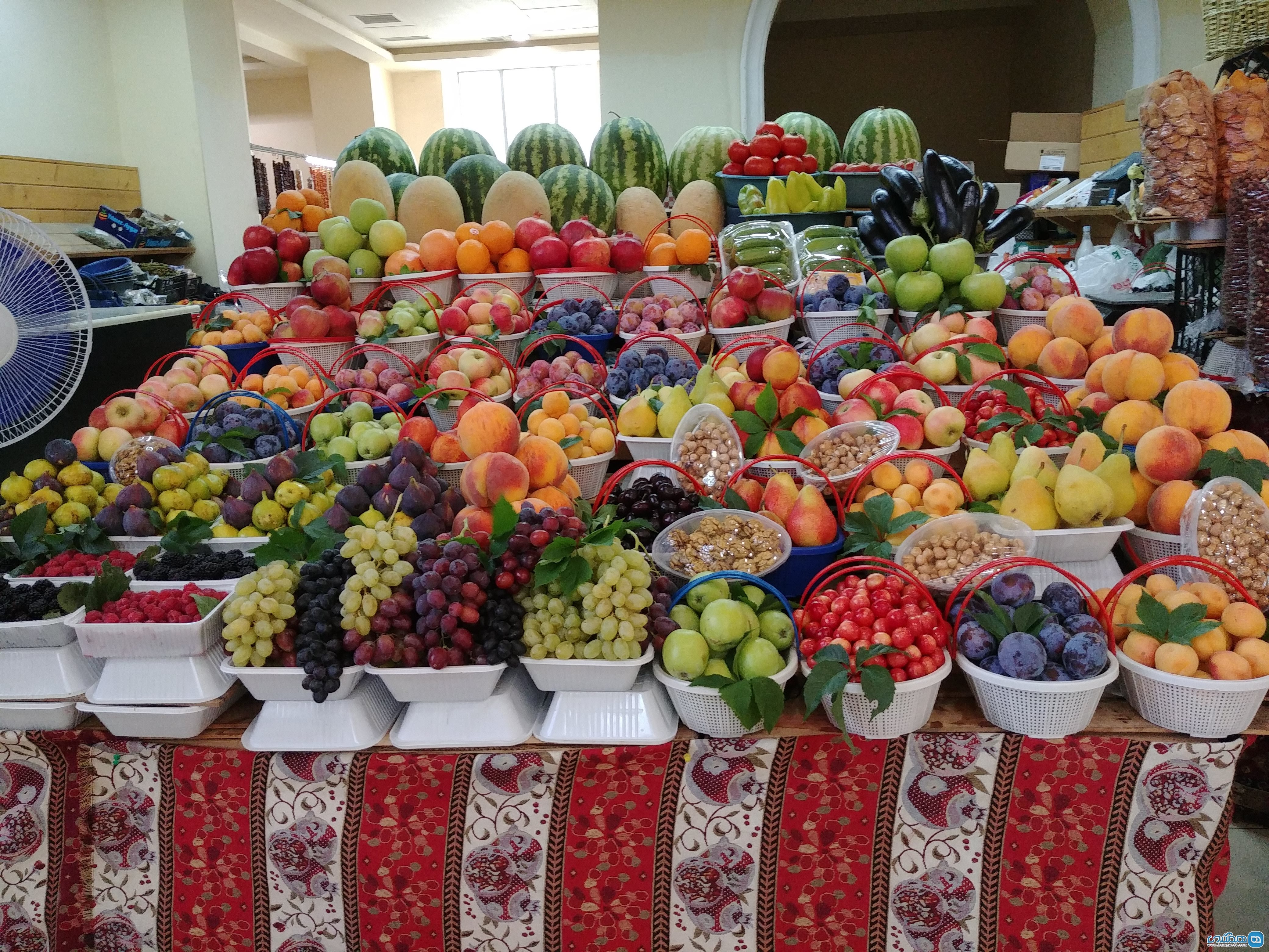 سفر به ایروان | میوه های خوش آب و رنگ ارمنی