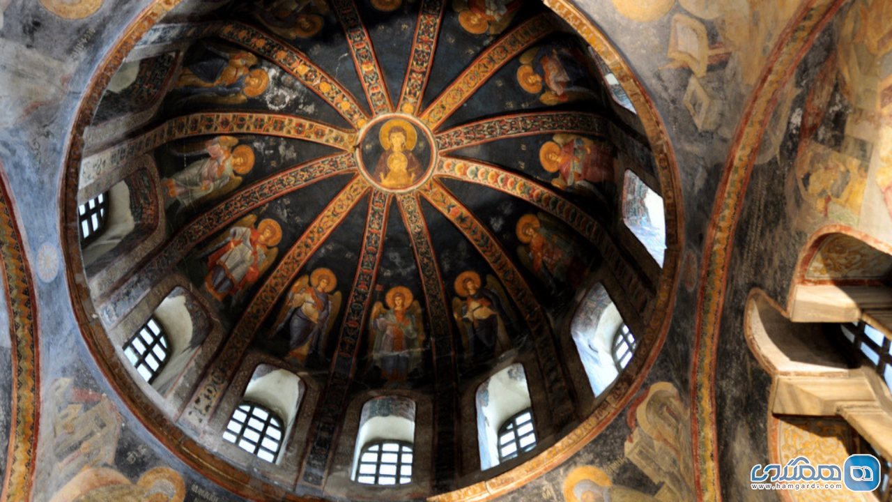 نقاشی های دیواری یک کلیسای 1000 ساله را ببینید