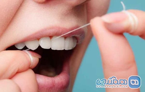 یکی از وسایل ضروری برای بهداشت دهان و دندان در سفر نخ دندان است