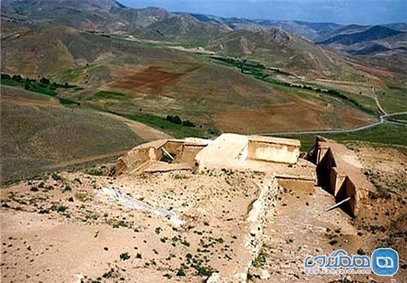 تپه قلعه باستانی زیویه