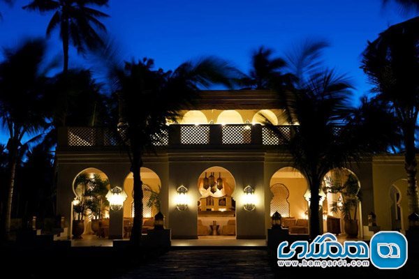 هتل لوکس بارازا (Baraza Resort and Spa)