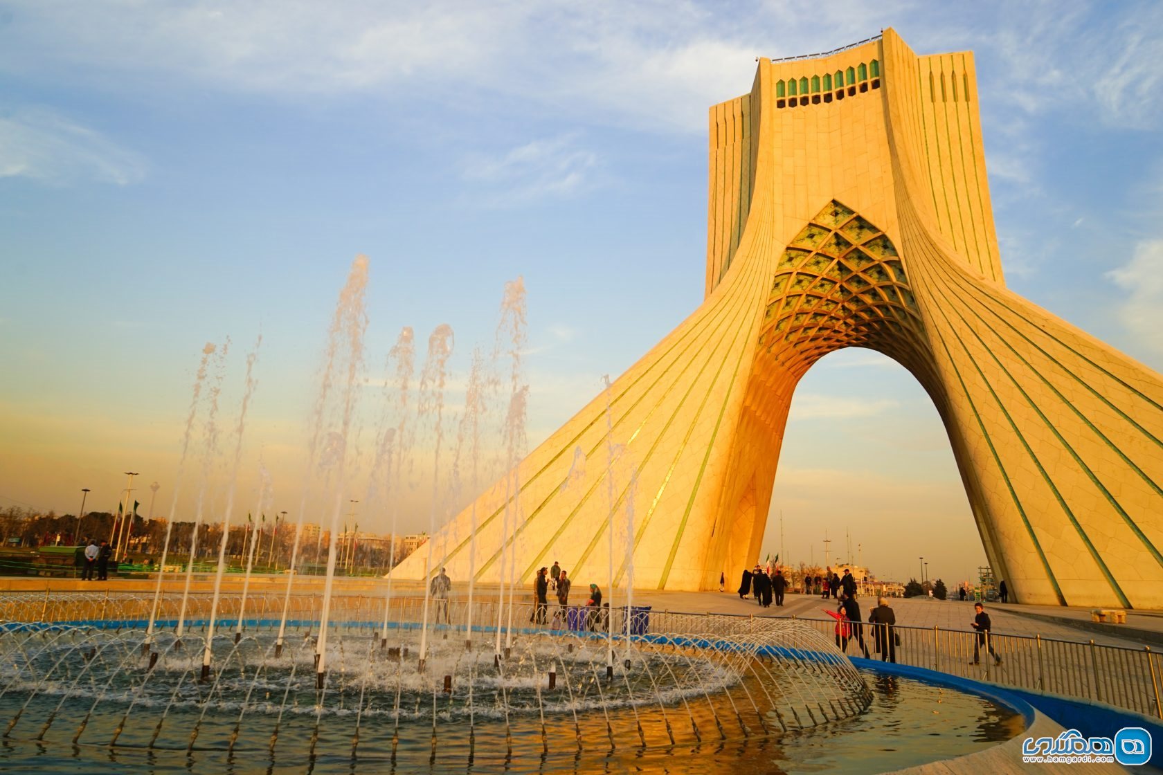 از سه برج مشهور تهران بازدید کنید و به بالاترین نقطه آنها بروید