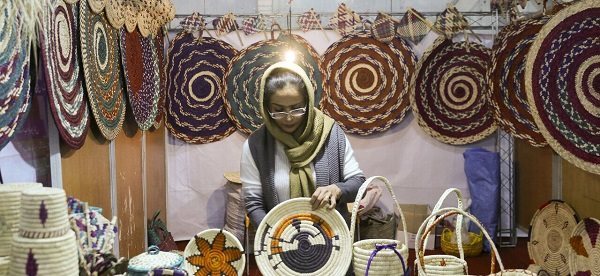 زنان عمده ترین نیروی تولید صنایع دستی در ایران محسوب می شوند