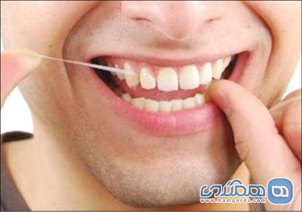 استفاده از نخ دندان قبل از مسواک یا بعد از آن؟