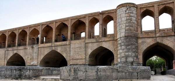 مشکلاتی که سی و سه پل اصفهان با آنها دست به گریبان است 2