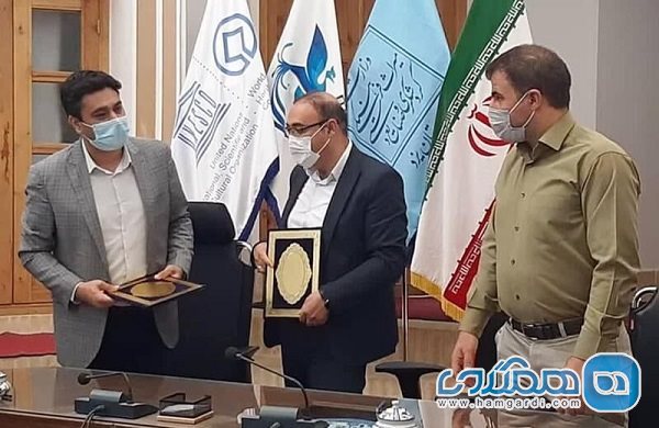 مسئولان هیات سوارکاری و میراث فرهنگی یزد تفاهم نامه امضا کردند
