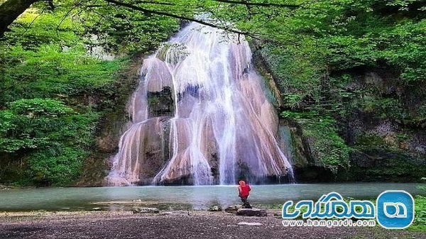 آبشاری پلکانی و زیبا که در استان گلستان قرار دارد