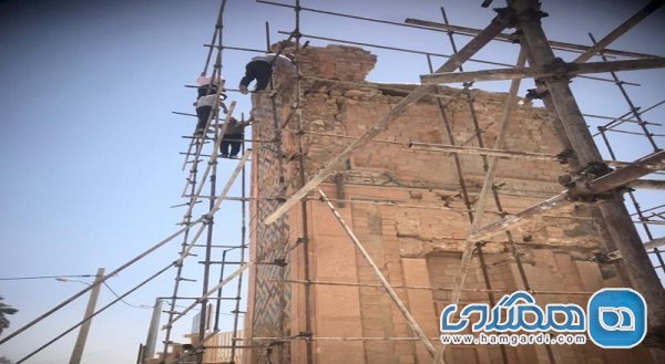 کتیبه های سردر مسجد جامع خنج مرمت می شوند