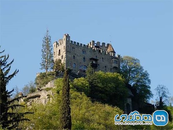 قلعه برونینبورگ (Brunnenburg Castle)