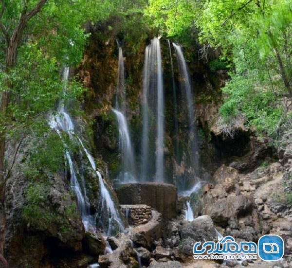 آبشار اخلمد یکی از زیباترین آبشارهای خراسان رضوی است