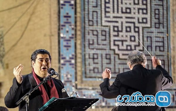 ضرغامی یک تار نفیس را به سالار عقیلی هدیه داد