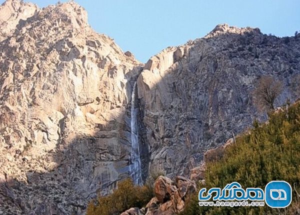 آبشار وروار یکی از دیدنی ترین جاذبه های طبیعی کرمان است