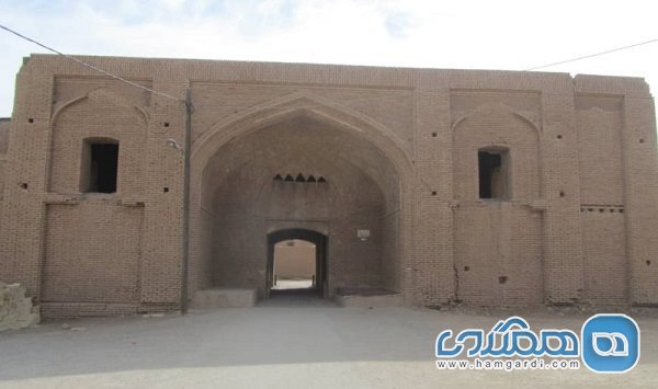 شروع مرمت قلعه تاریخی روستای ابراهیم آباد اشکذر