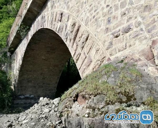 آسیب به پل تاریخی سیاهرود رودبار جزئی است