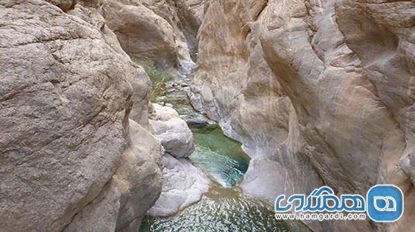 آبشارهای سیمک یکی از بهترین جاذبه های طبیعی کرمان به شمار می رود