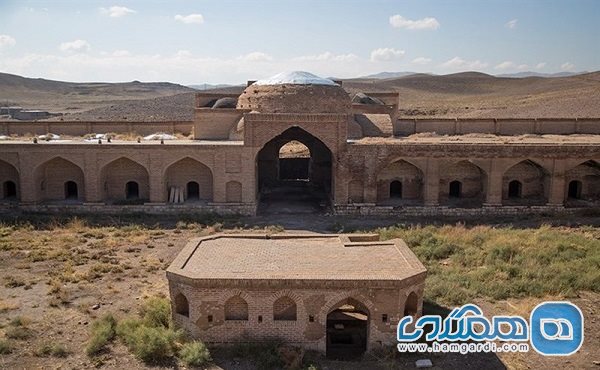کاروانسرای هجیب یکی از بناهای تاریخی استان قزوین به شمار می رود